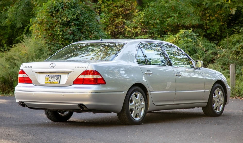 2004 Lexus LS 3rd Gen - Image 3 of 19