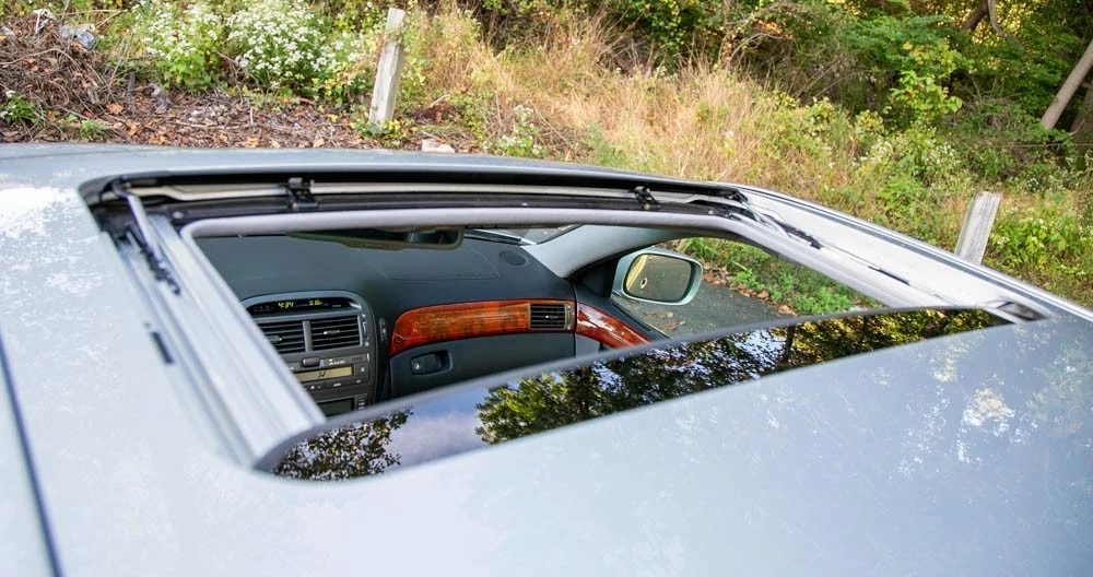 2004 Lexus LS 3rd Gen - Image 9 of 19