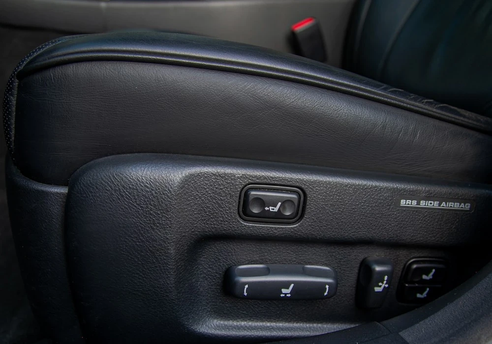 2004 Lexus LS 3rd Gen - Image 17 of 19
