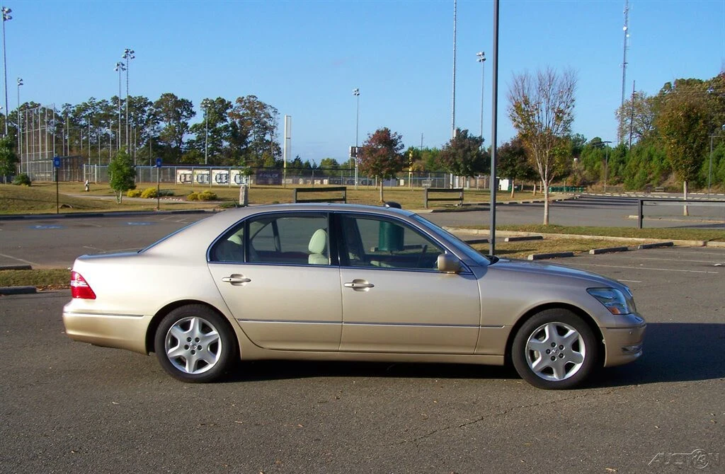 2004 Lexus LS 3rd Gen - Image 5 of 12