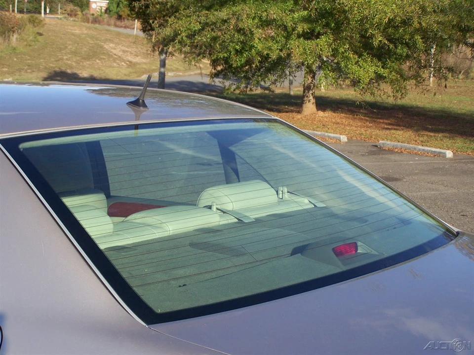 2004 Lexus LS 3rd Gen - Image 18 of 21