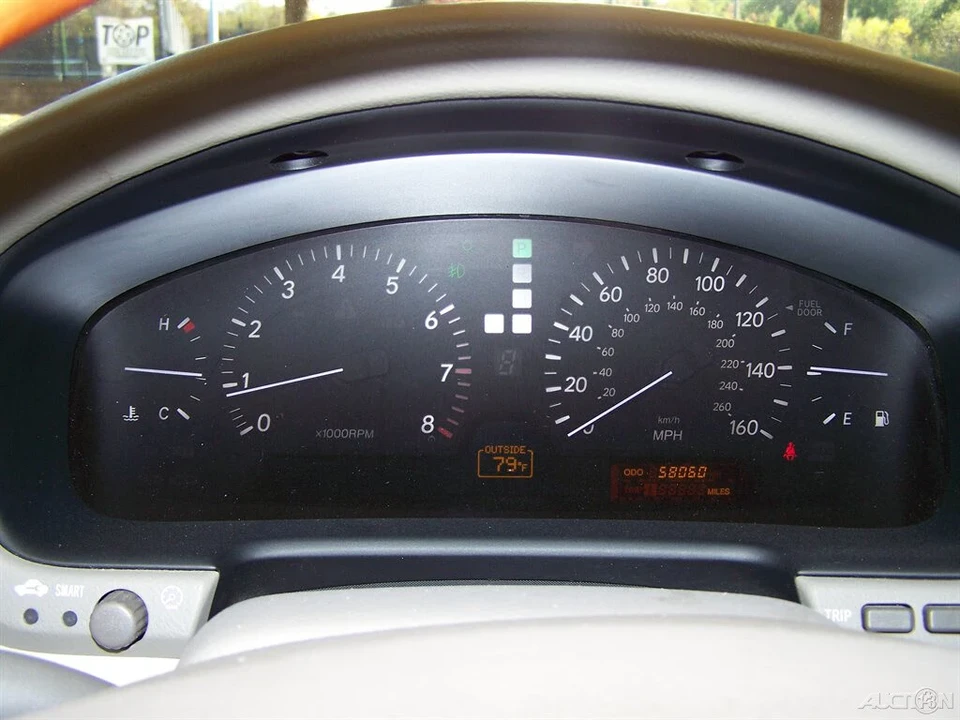 2004 Lexus LS 3rd Gen - Image 9 of 12