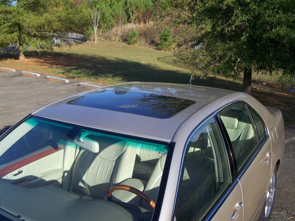 2004 Lexus LS 3rd Gen - Image 14 of 21