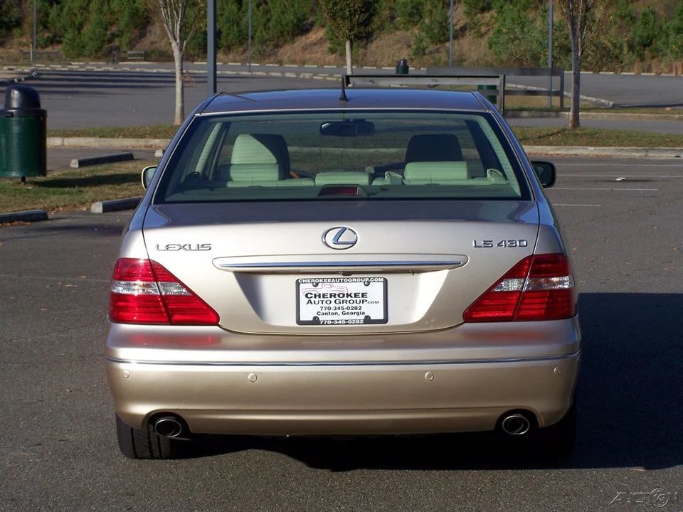 2004 Lexus LS 3rd Gen - Image 15 of 21