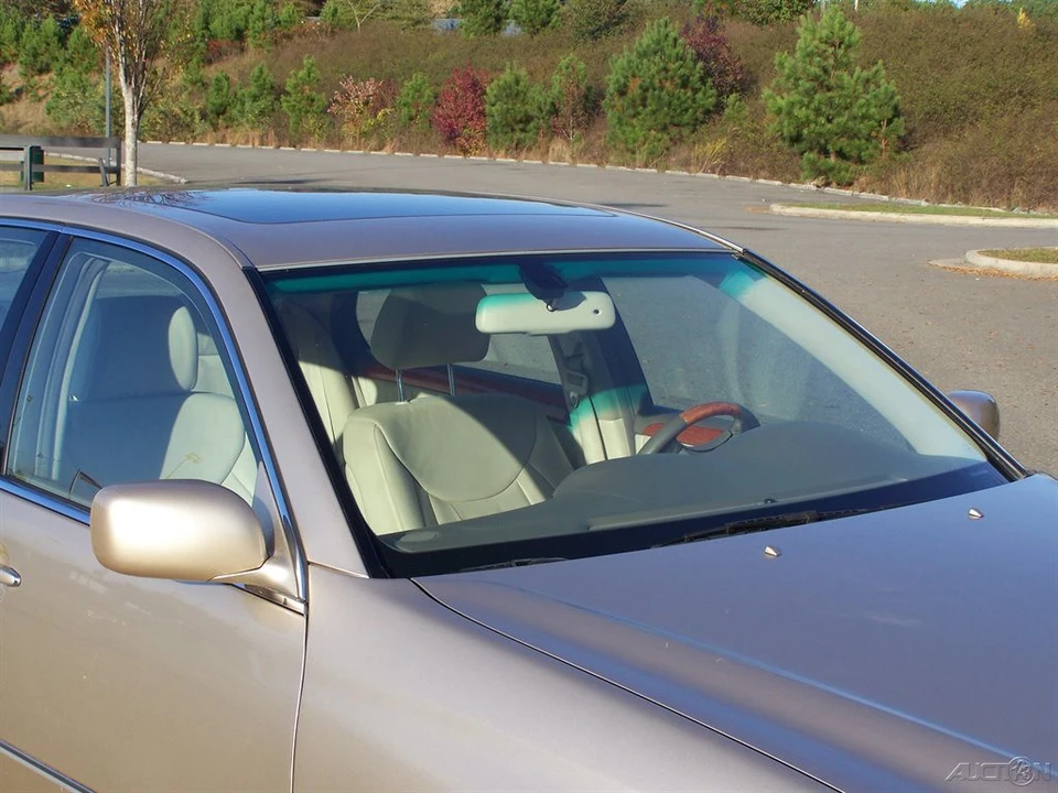 2004 Lexus LS 3rd Gen - Image 19 of 21