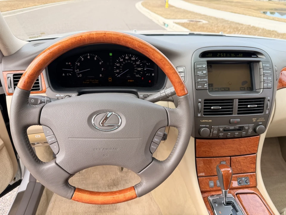 2004 Lexus LS 3rd Gen - Image 19 of 21