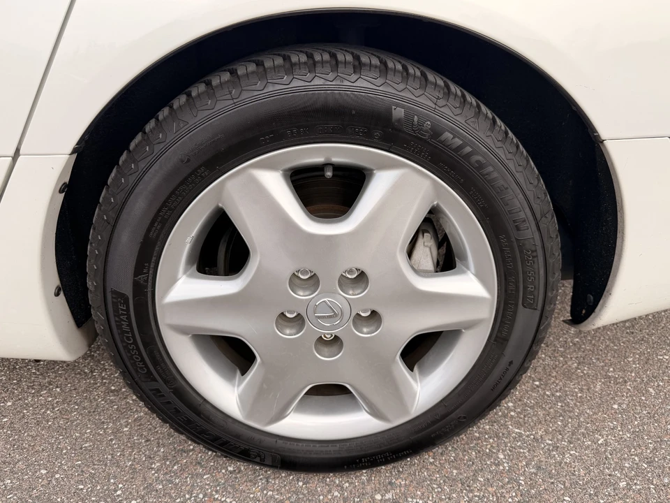 2004 Lexus LS 3rd Gen - Image 12 of 21