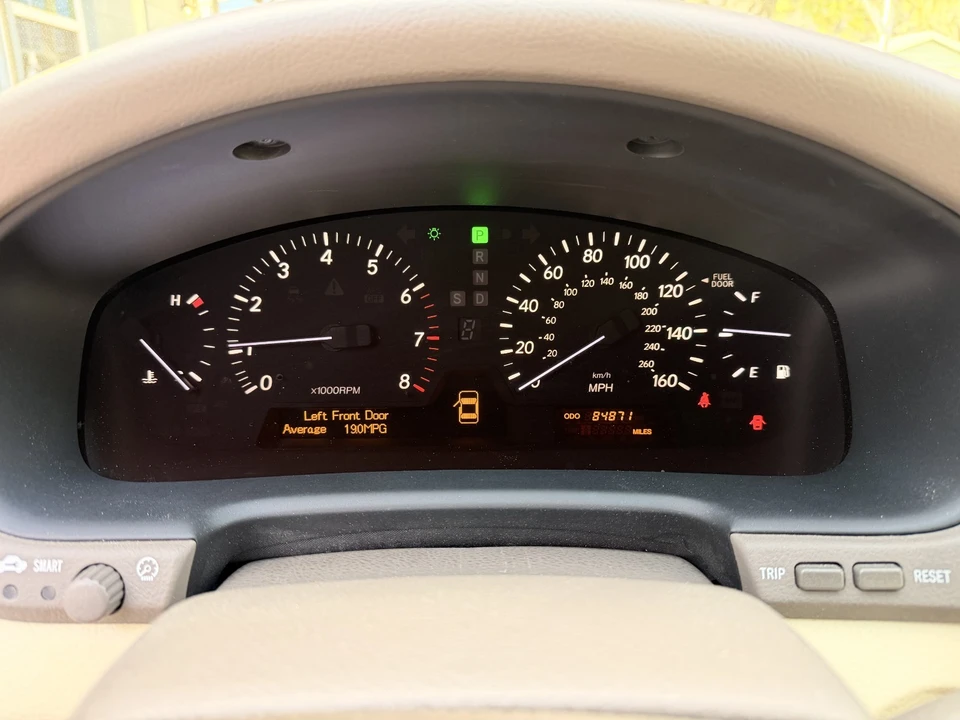2004 Lexus LS 3rd Gen - Image 20 of 21