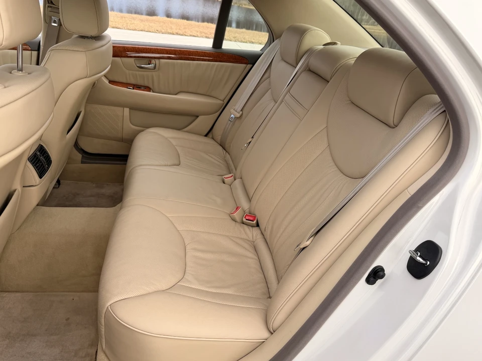 2004 Lexus LS 3rd Gen - Image 18 of 21