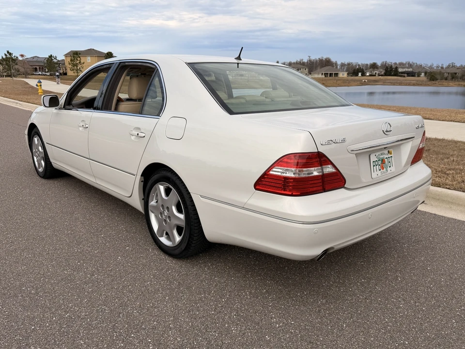 2004 Lexus LS 3rd Gen - Image 5 of 21
