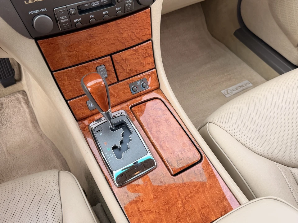 2004 Lexus LS 3rd Gen - Image 15 of 21
