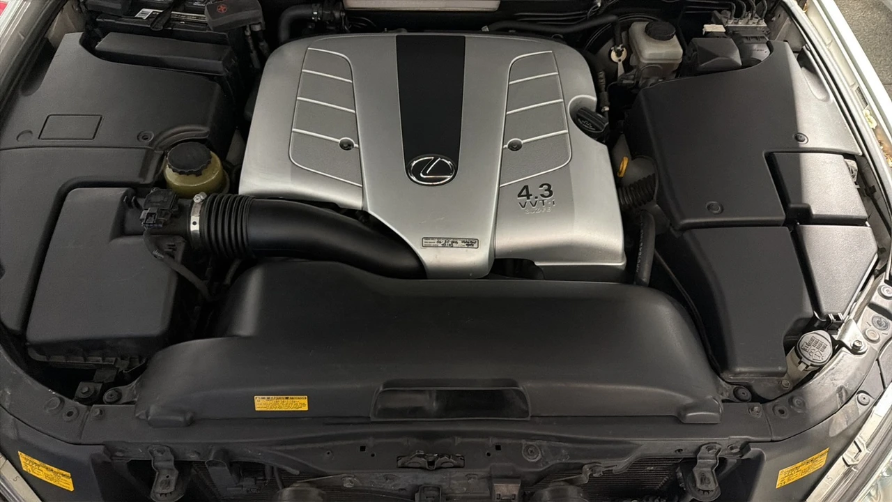 2004 Lexus LS 3rd Gen - Image 21 of 21