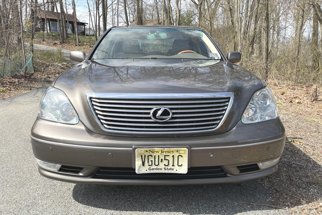 2004 Lexus LS 3rd Gen - Image 2 of 31