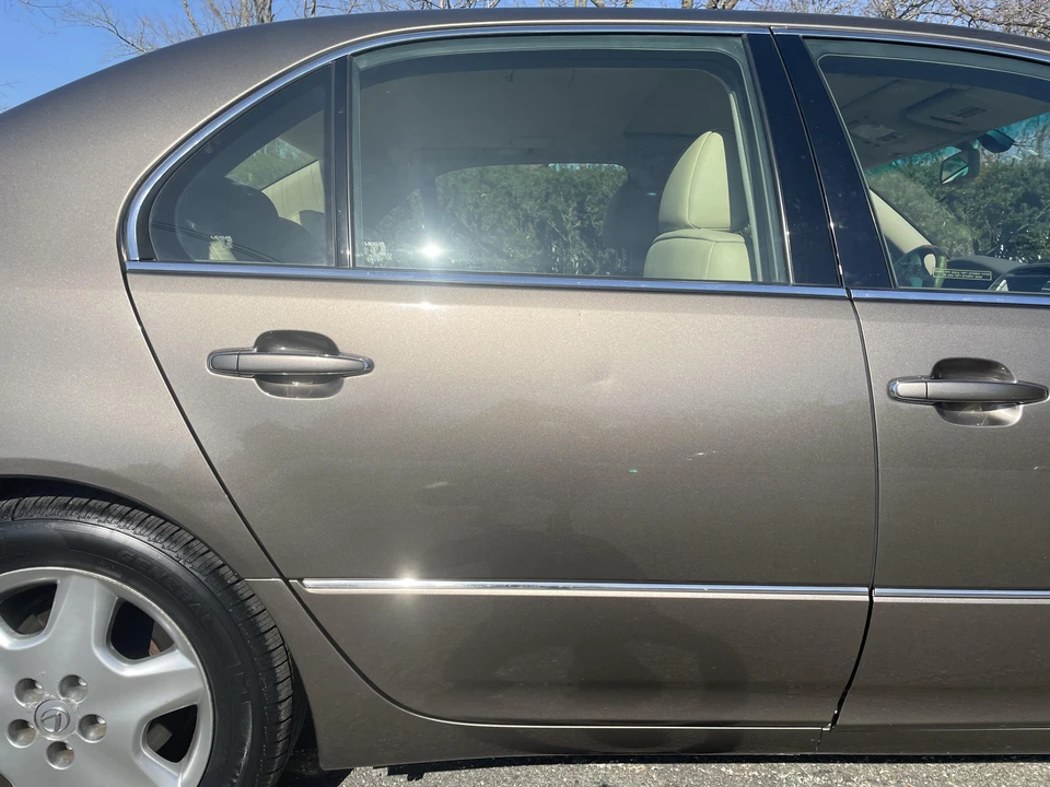 2004 Lexus LS 3rd Gen - Image 21 of 31