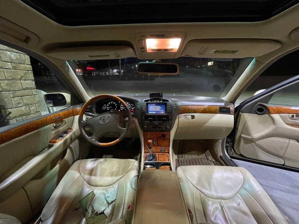 2004 Lexus LS 3rd Gen - Image 15 of 24