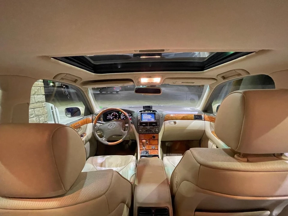 2004 Lexus LS 3rd Gen - Image 12 of 24