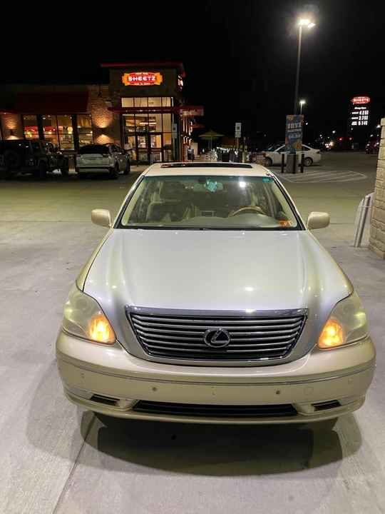 2004 Lexus LS 3rd Gen - Image 23 of 24