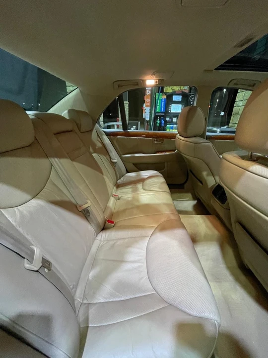 2004 Lexus LS 3rd Gen - Image 9 of 24