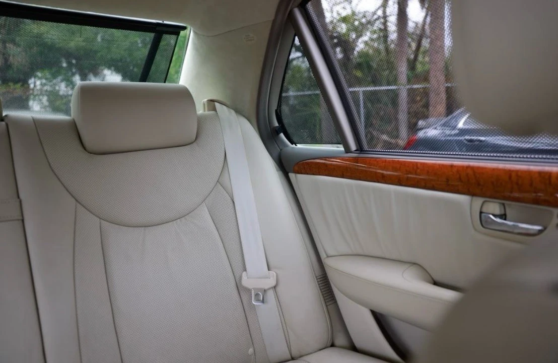 2004 Lexus LS 3rd Gen - Image 18 of 29
