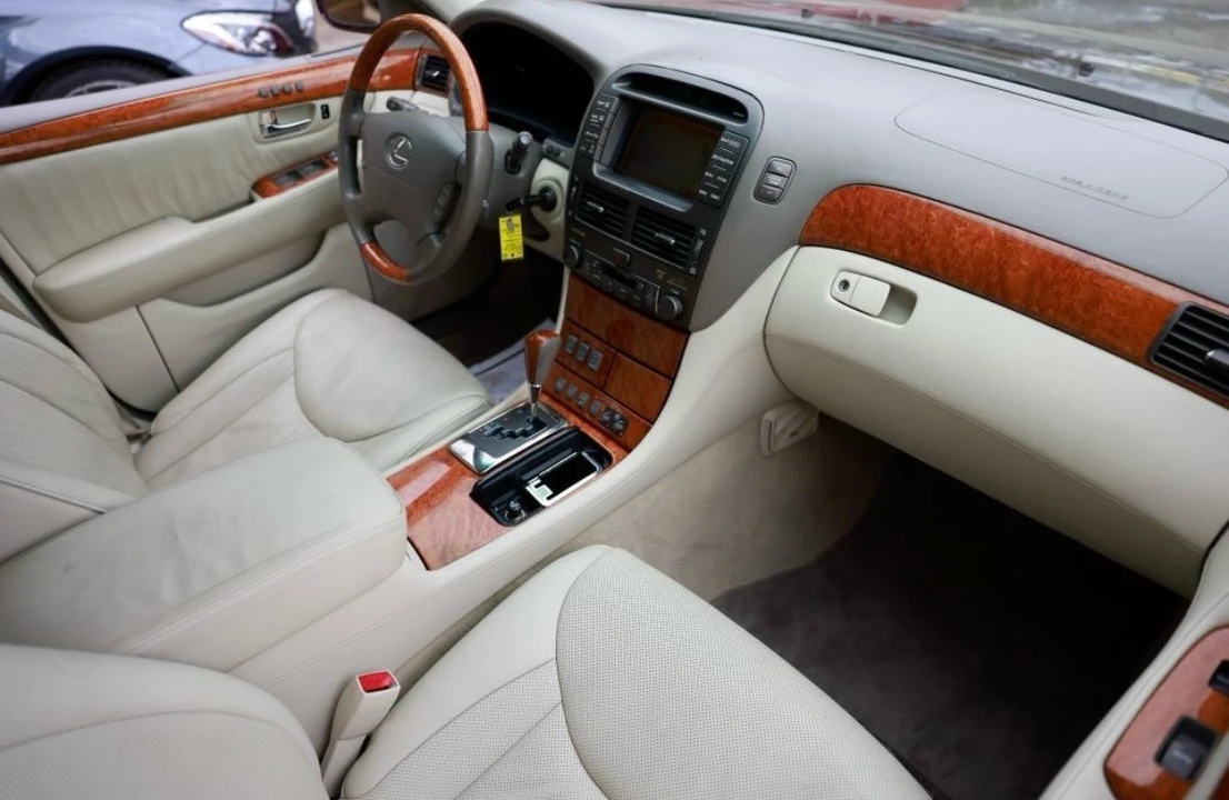 2004 Lexus LS 3rd Gen - Image 14 of 29