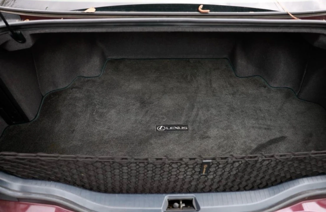 2004 Lexus LS 3rd Gen - Image 11 of 29
