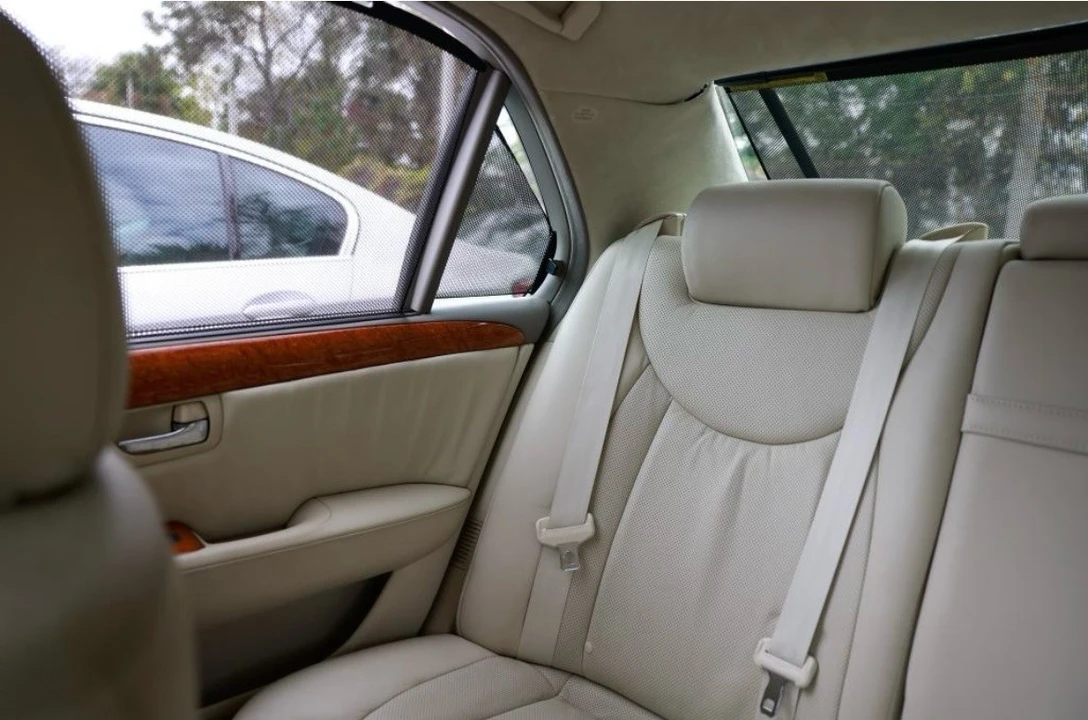 2004 Lexus LS 3rd Gen - Image 19 of 29
