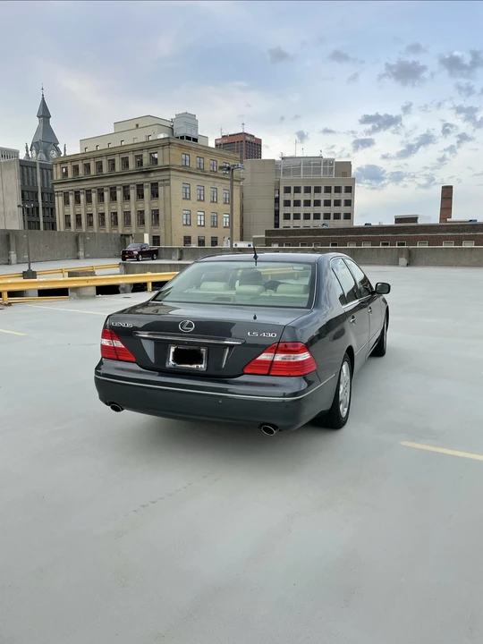 2004 Lexus LS 3rd Gen - Image 3 of 29