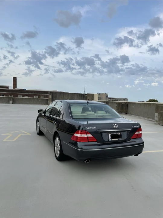 2004 Lexus LS 3rd Gen - Image 4 of 29