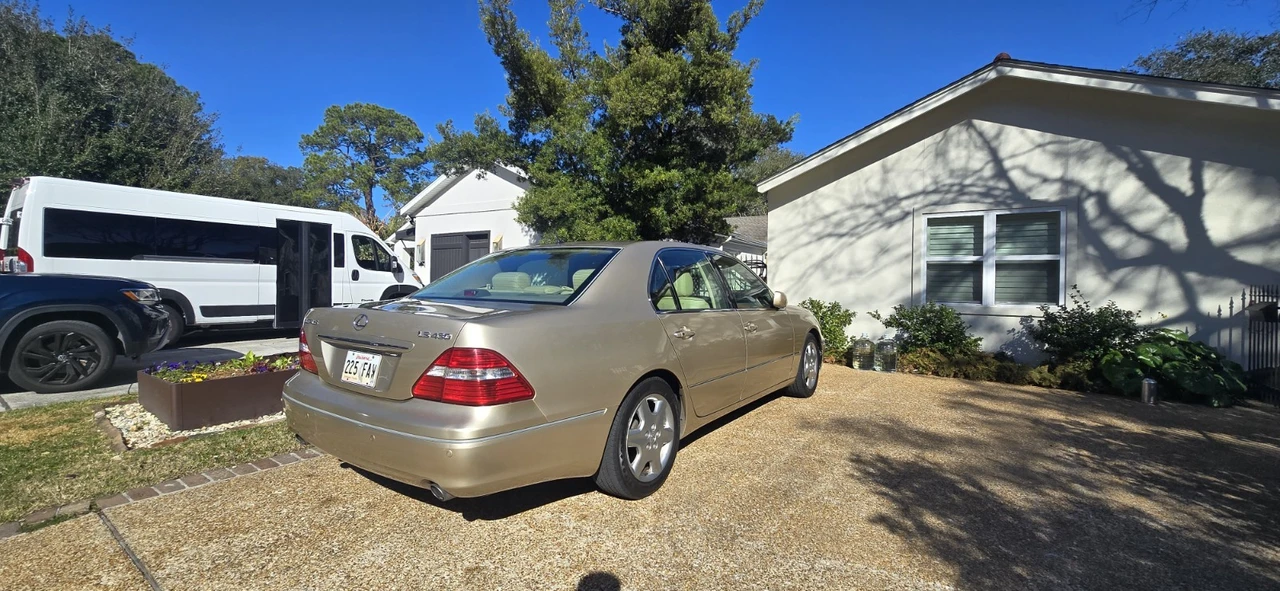 2004 Lexus LS 3rd Gen - Image 6 of 12