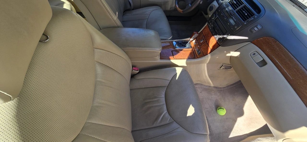 2004 Lexus LS 3rd Gen - Image 9 of 12