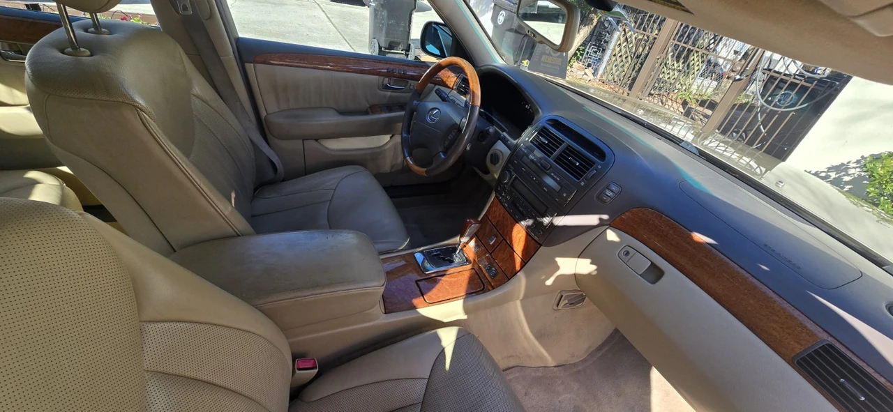 2004 Lexus LS 3rd Gen - Image 8 of 12