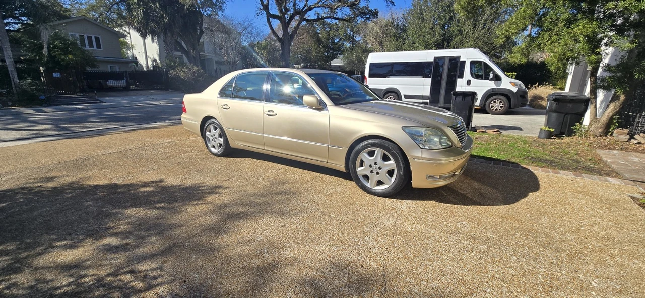 2004 Lexus LS 3rd Gen - Image 5 of 12