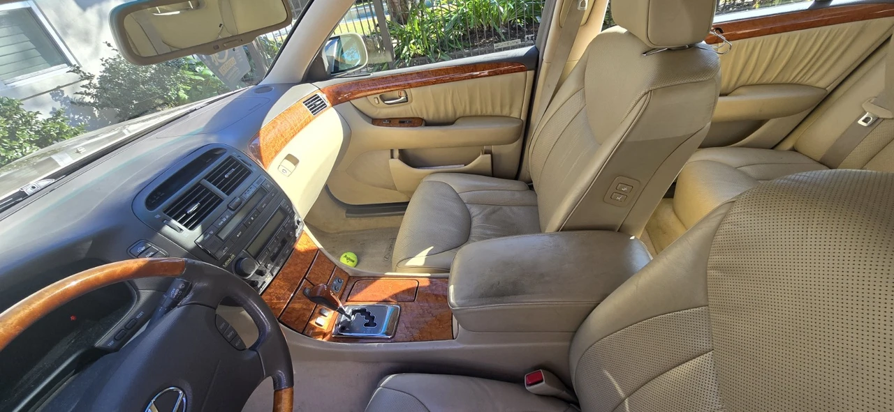 2004 Lexus LS 3rd Gen - Image 12 of 12