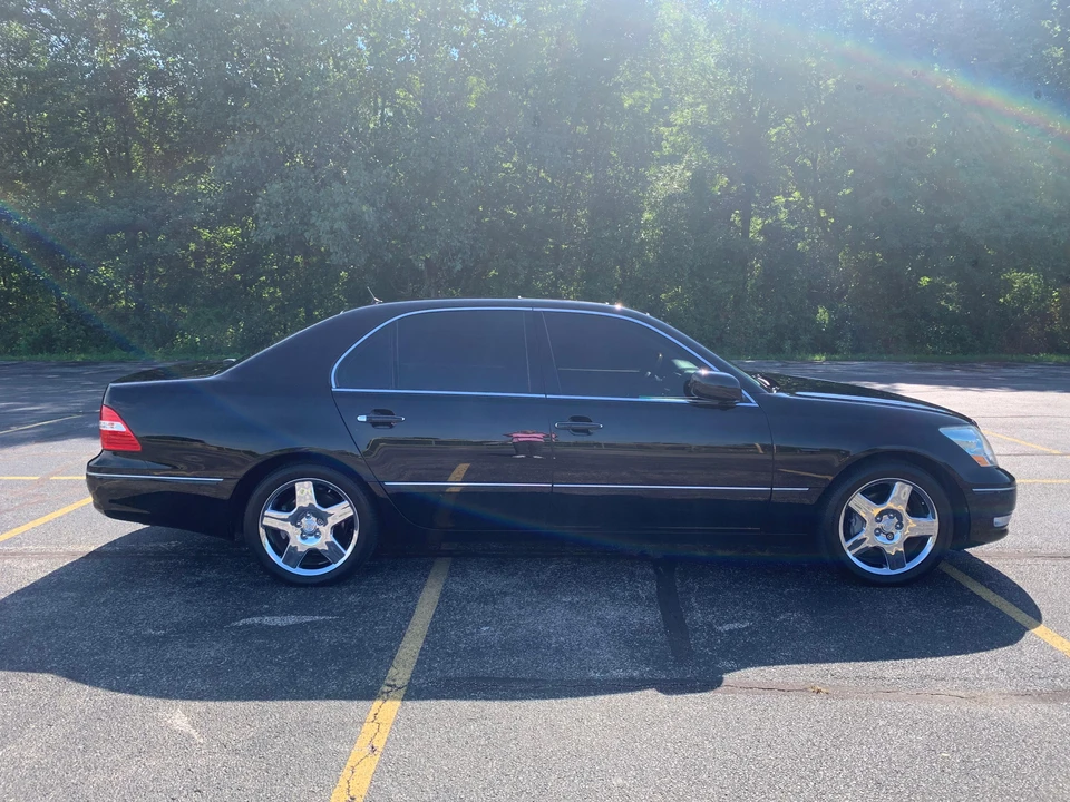 2004 Lexus LS 3rd Gen - Image 18 of 31