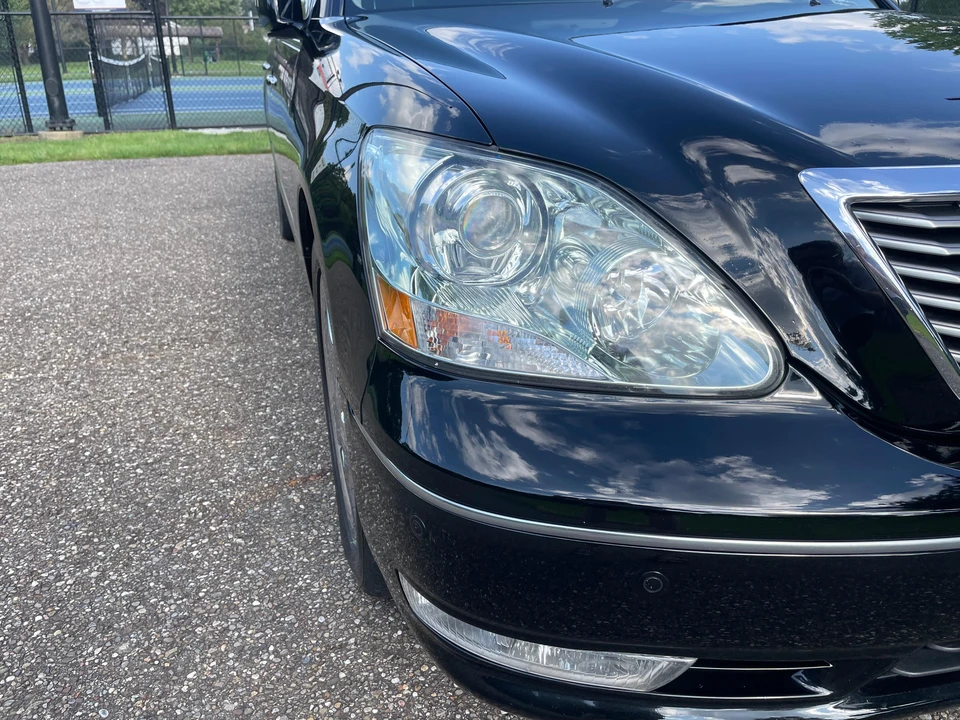 2004 Lexus LS 3rd Gen - Image 23 of 31