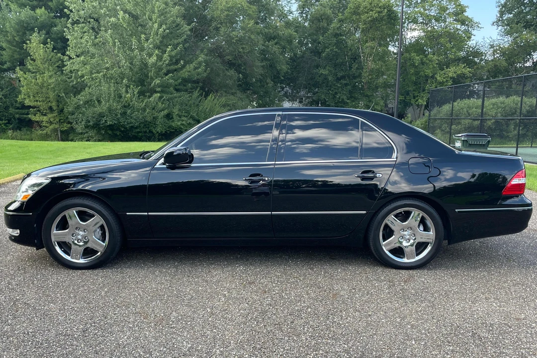 2004 Lexus LS 3rd Gen - Image 10 of 31