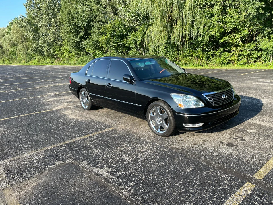 2004 Lexus LS 3rd Gen - Image 21 of 31