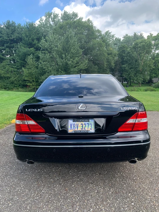 2004 Lexus LS 3rd Gen - Image 16 of 31