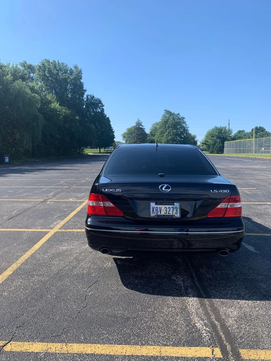 2004 Lexus LS 3rd Gen - Image 14 of 31
