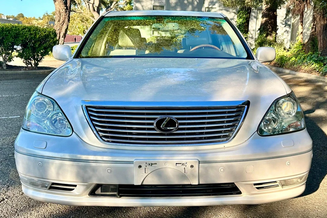 2004 Lexus LS 3rd Gen - Image 2 of 31