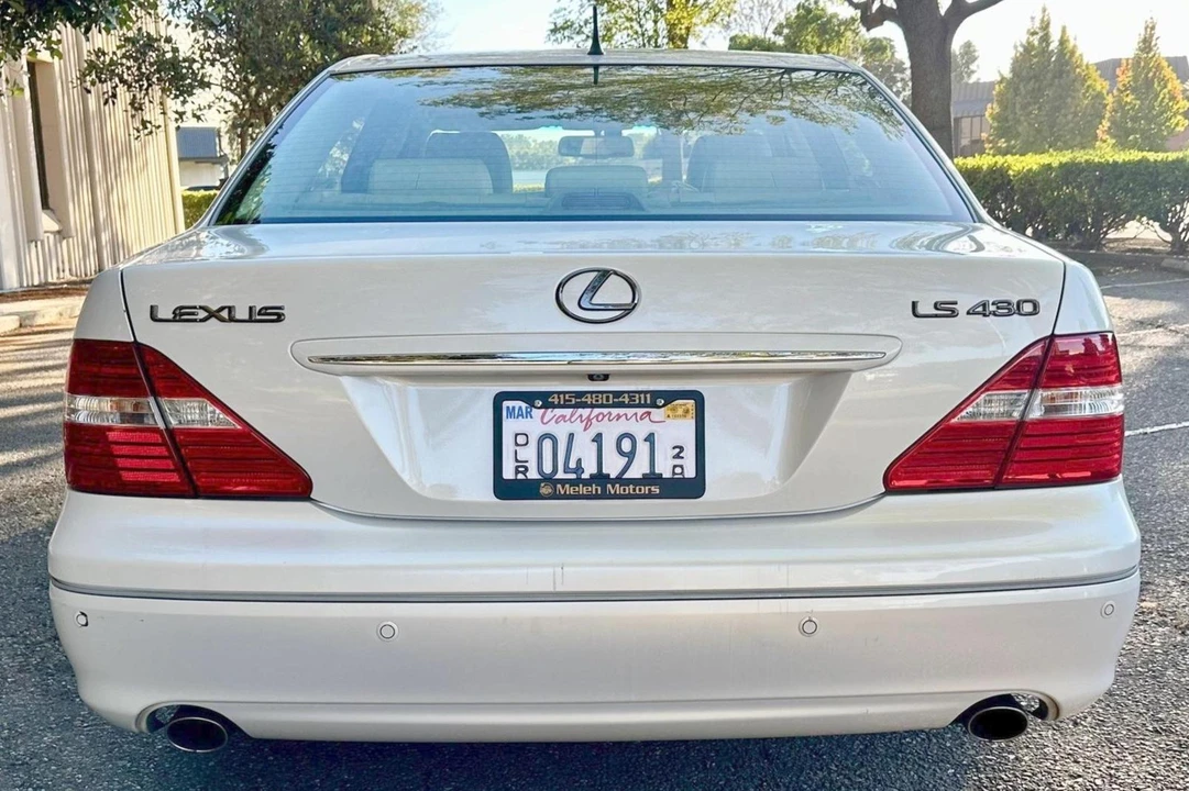 2004 Lexus LS 3rd Gen - Image 5 of 31
