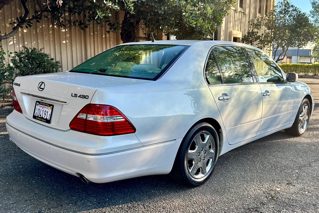 2004 Lexus LS 3rd Gen - Image 4 of 31
