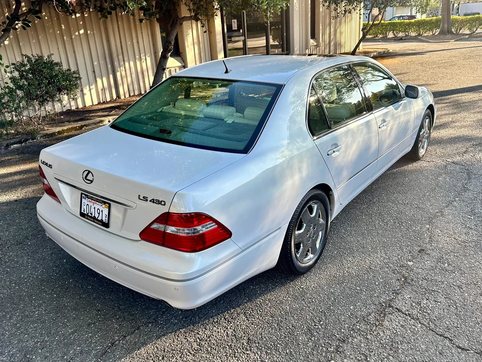 2004 Lexus LS 3rd Gen - Image 28 of 31