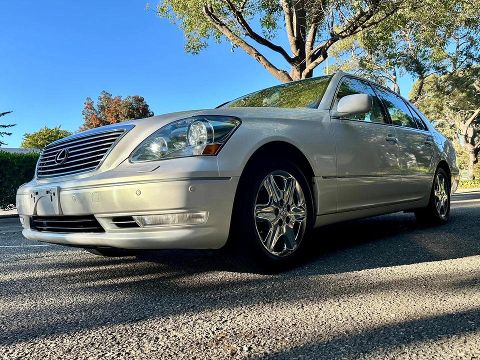 2004 Lexus LS 3rd Gen - Image 10 of 31