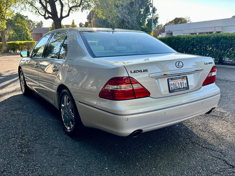 2004 Lexus LS 3rd Gen - Image 22 of 31