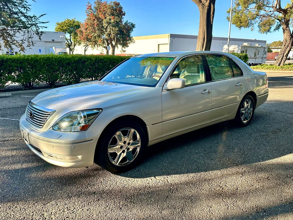 2004 Lexus LS 3rd Gen - Image 14 of 31