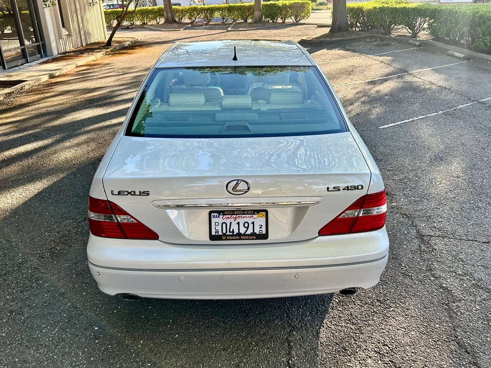 2004 Lexus LS 3rd Gen - Image 24 of 31