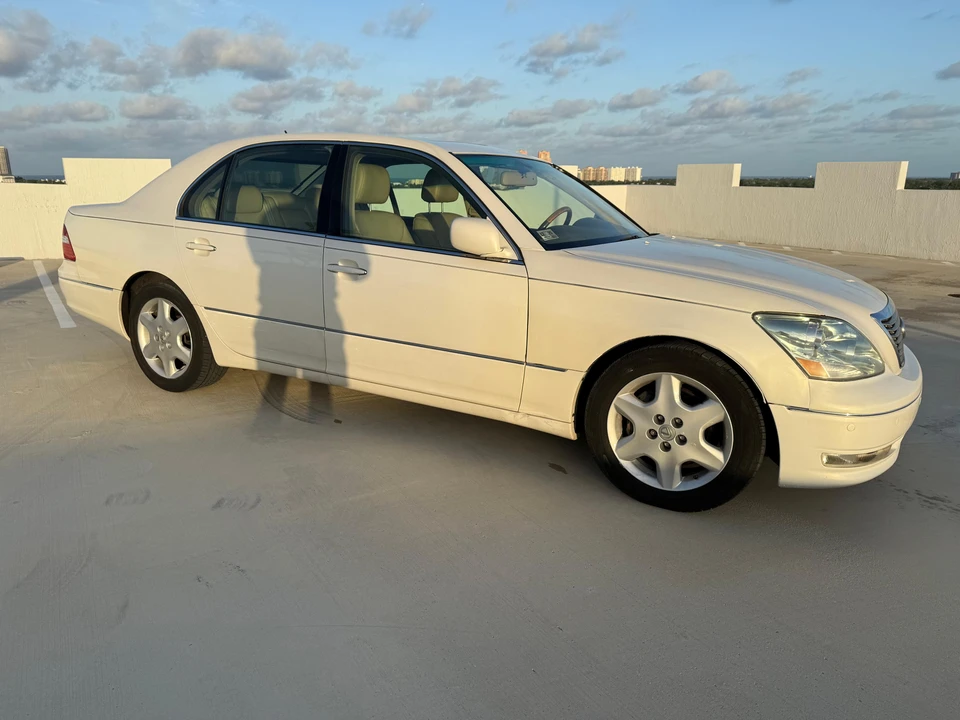 2004 Lexus LS 3rd Gen - Image 15 of 31