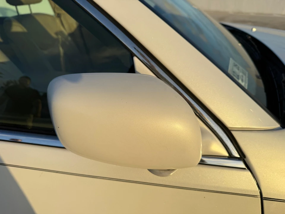 2004 Lexus LS 3rd Gen - Image 24 of 31