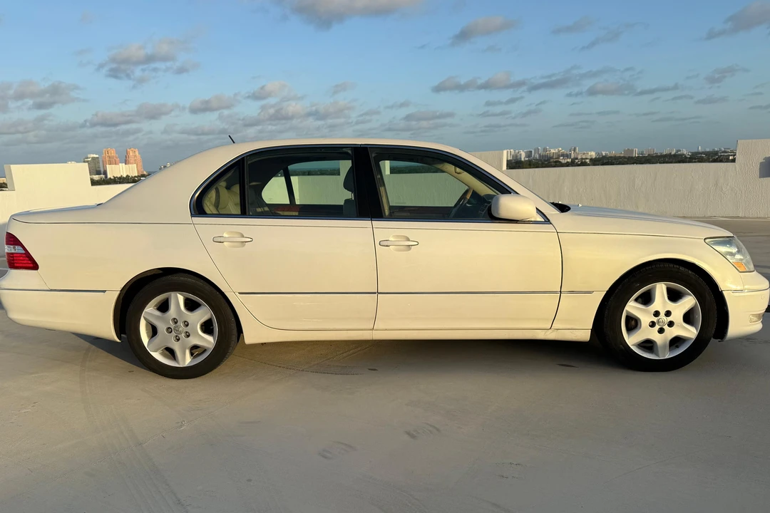 2004 Lexus LS 3rd Gen - Image 3 of 31